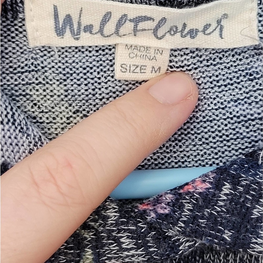 Wallflower Vintage Floral Print Hooded Sweater Size Medium - Picture 3 of 4